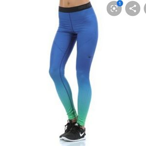 Nike Pro hyperwarm tight fade.